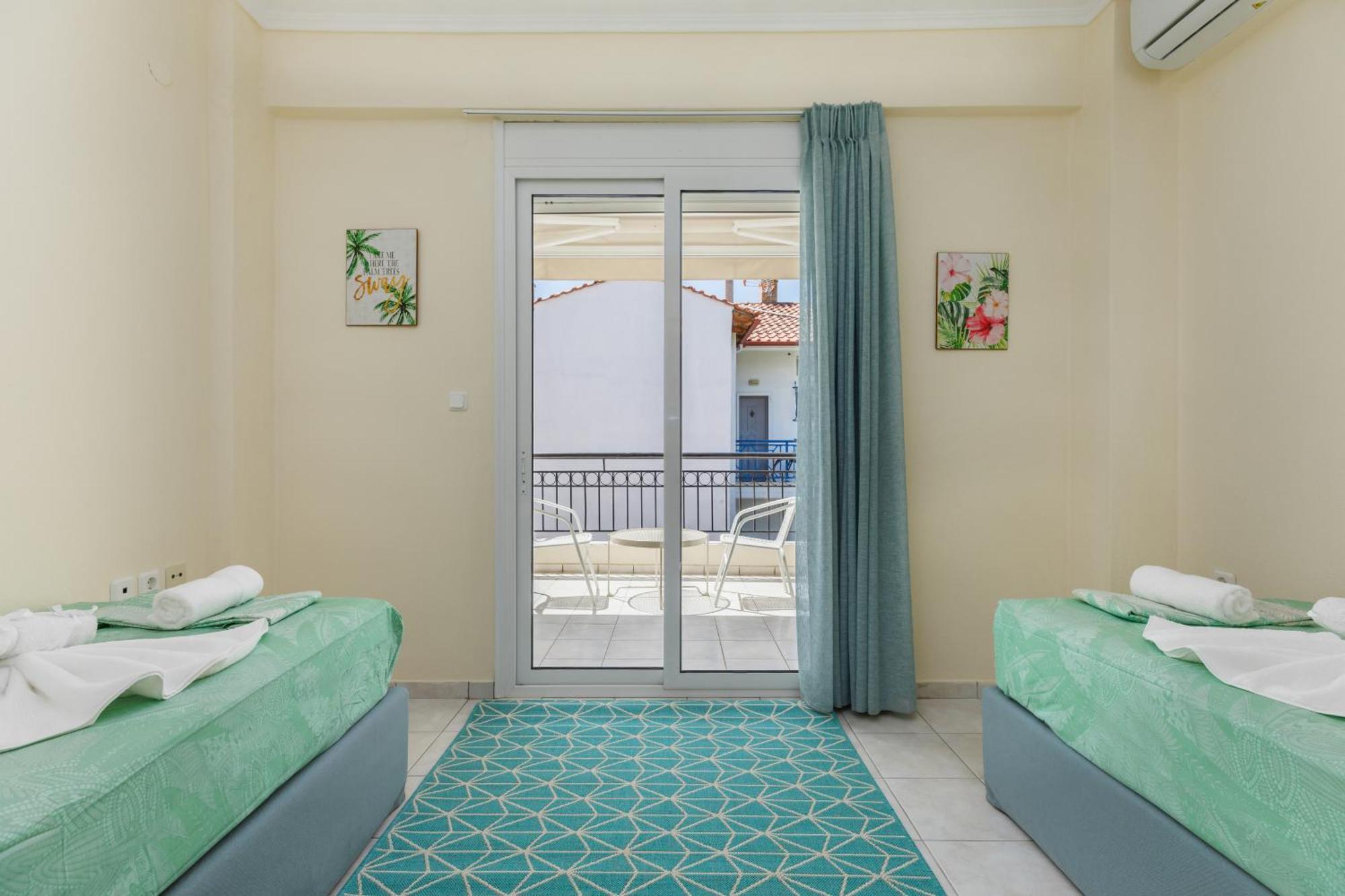Alexandra'S Maisonette. Paralia Dionisiou Zewnętrze zdjęcie